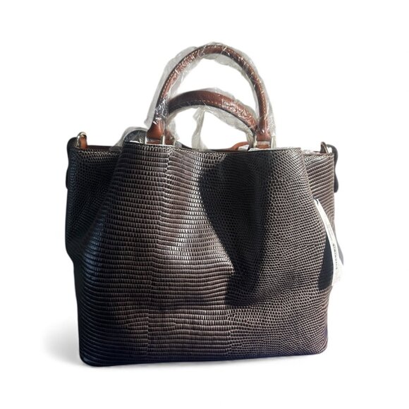 Dooney & Bourke NWT Barlow shoulder bag - Large NWT with original dust bag. - Picture 5 of 7